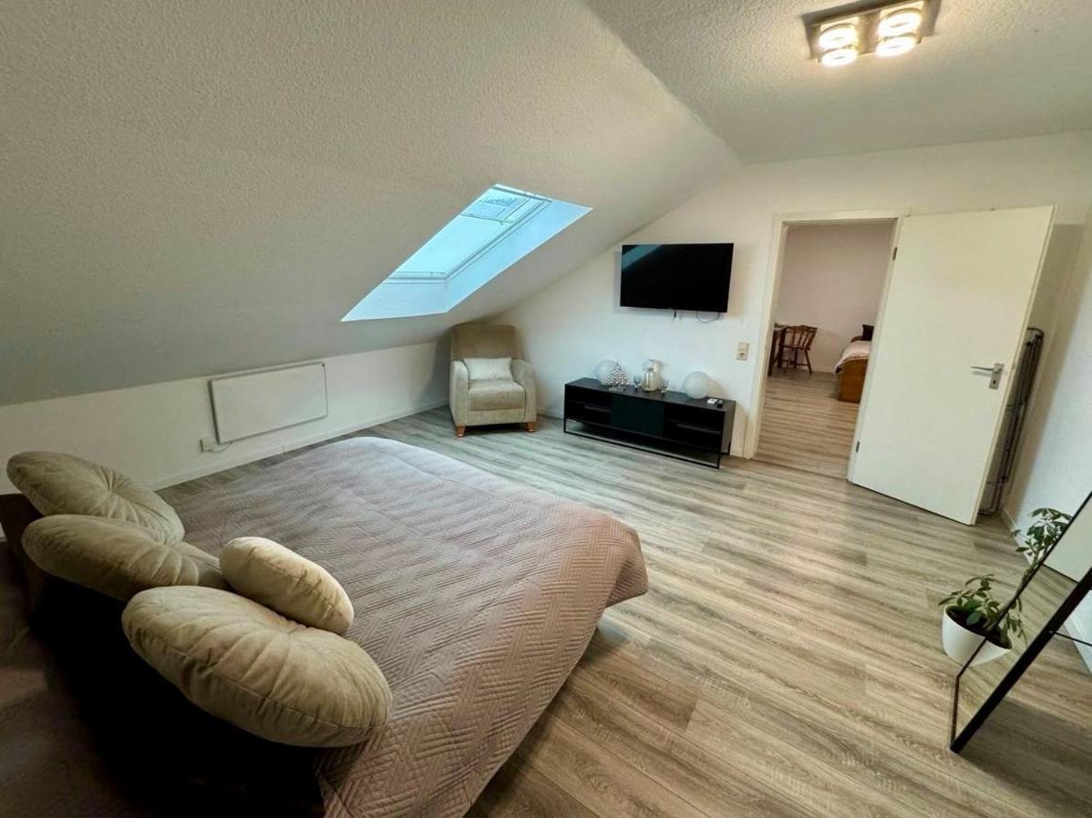 Marienhaus Apartment - Zentral, Parken, Netflix, Kontaktloses Einchecken 伍珀塔尔 外观 照片